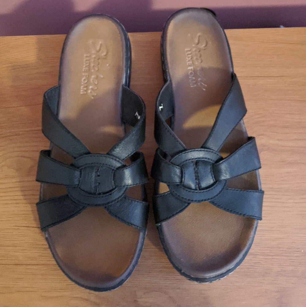Skechers Luxe Foam Sandals View 6